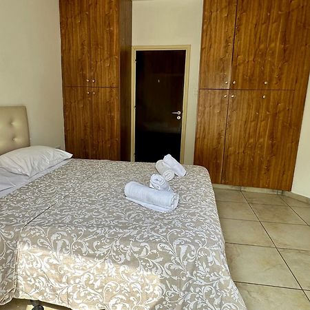 Private Room In Shared Flat Nicosia Exteriör bild