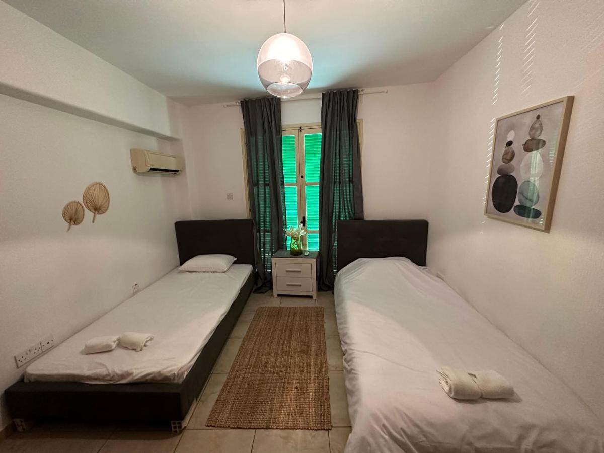 Private Room In Shared Flat Nicosia Exteriör bild
