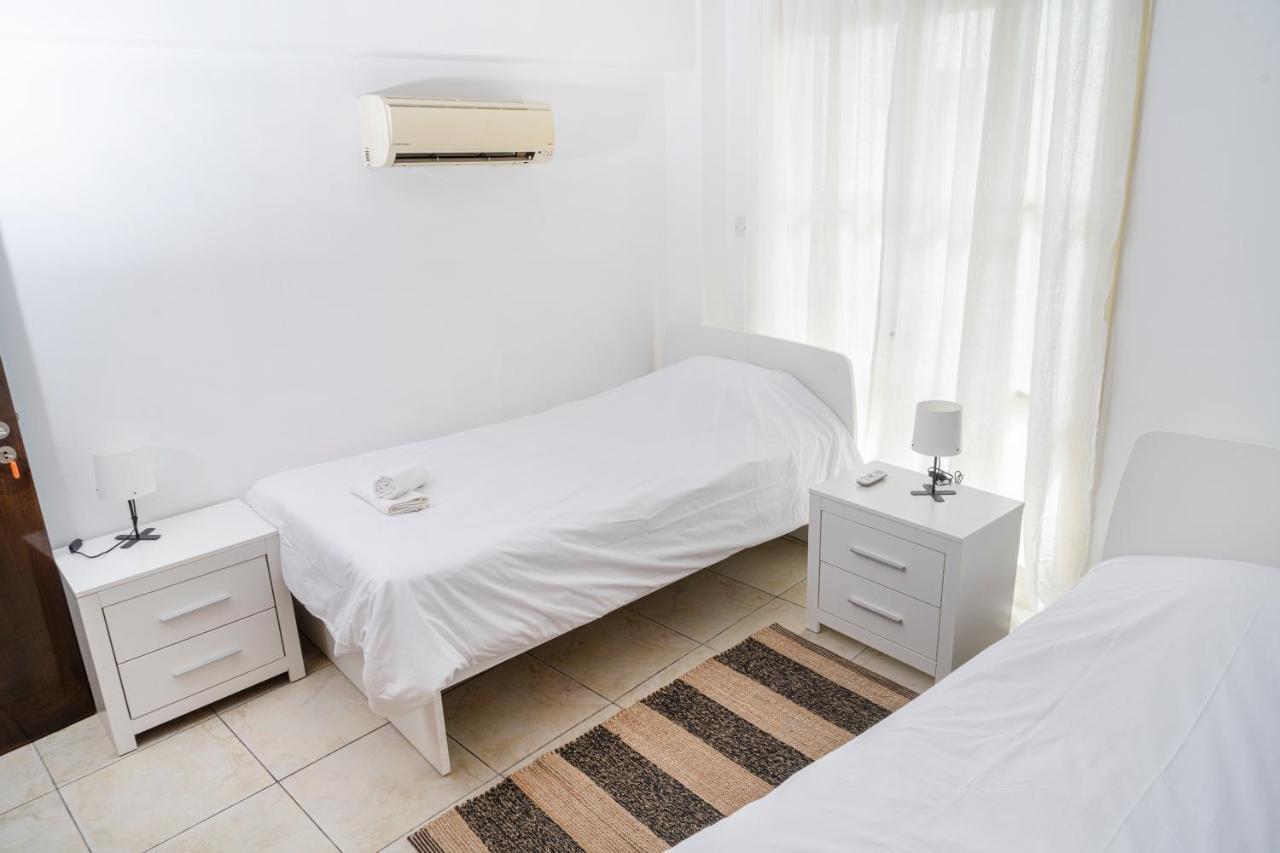 Private Room In Shared Flat Nicosia Exteriör bild