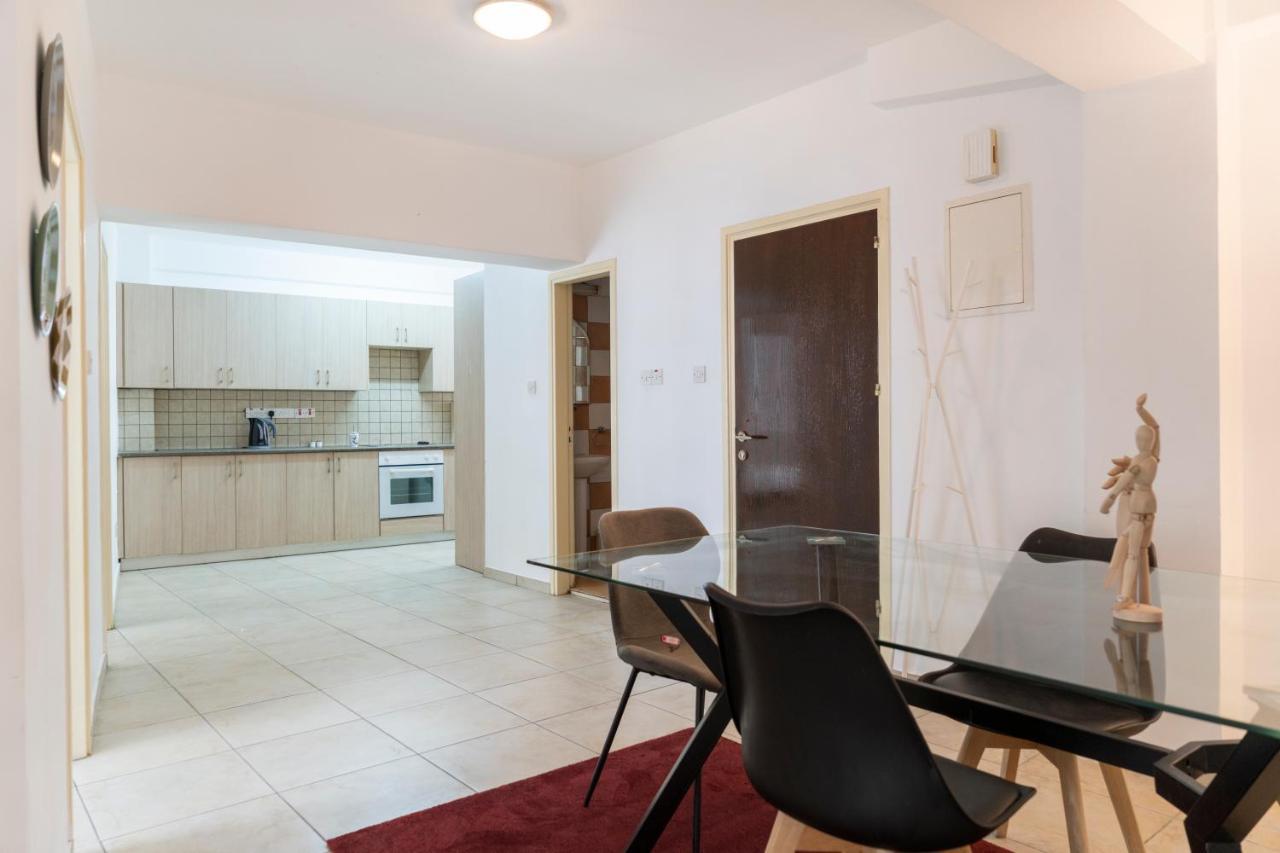 Private Room In Shared Flat Nicosia Exteriör bild