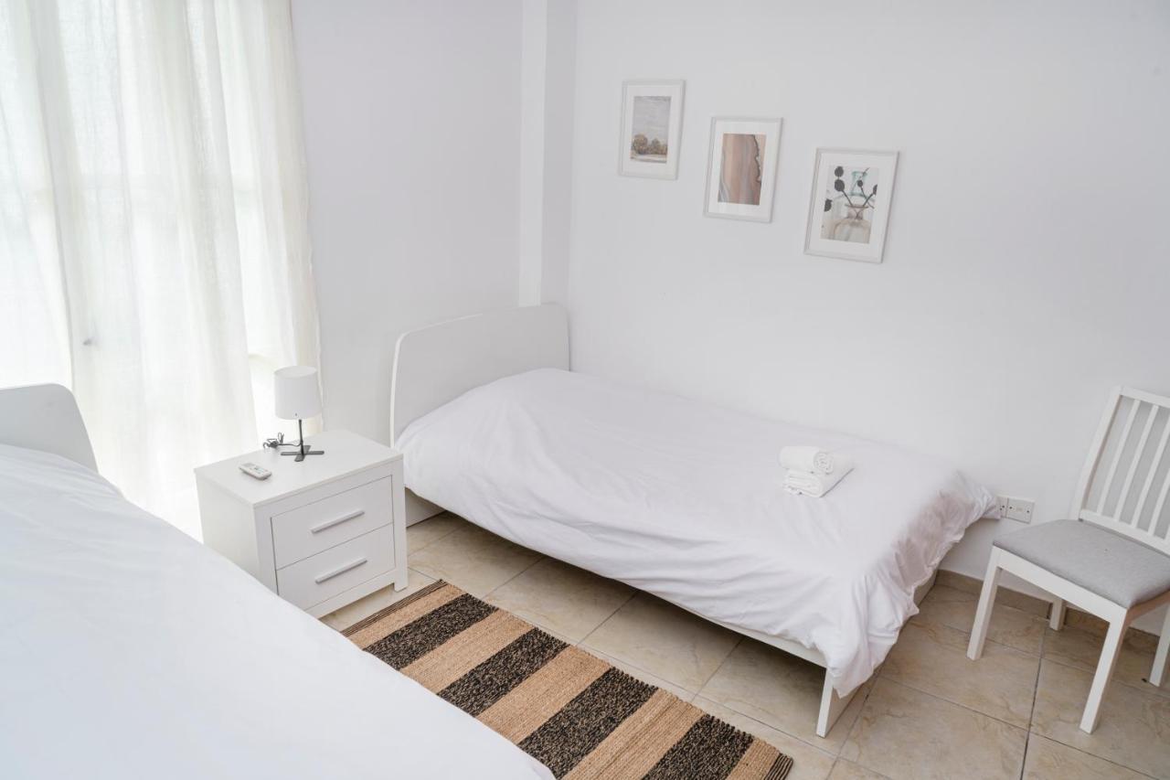 Private Room In Shared Flat Nicosia Exteriör bild