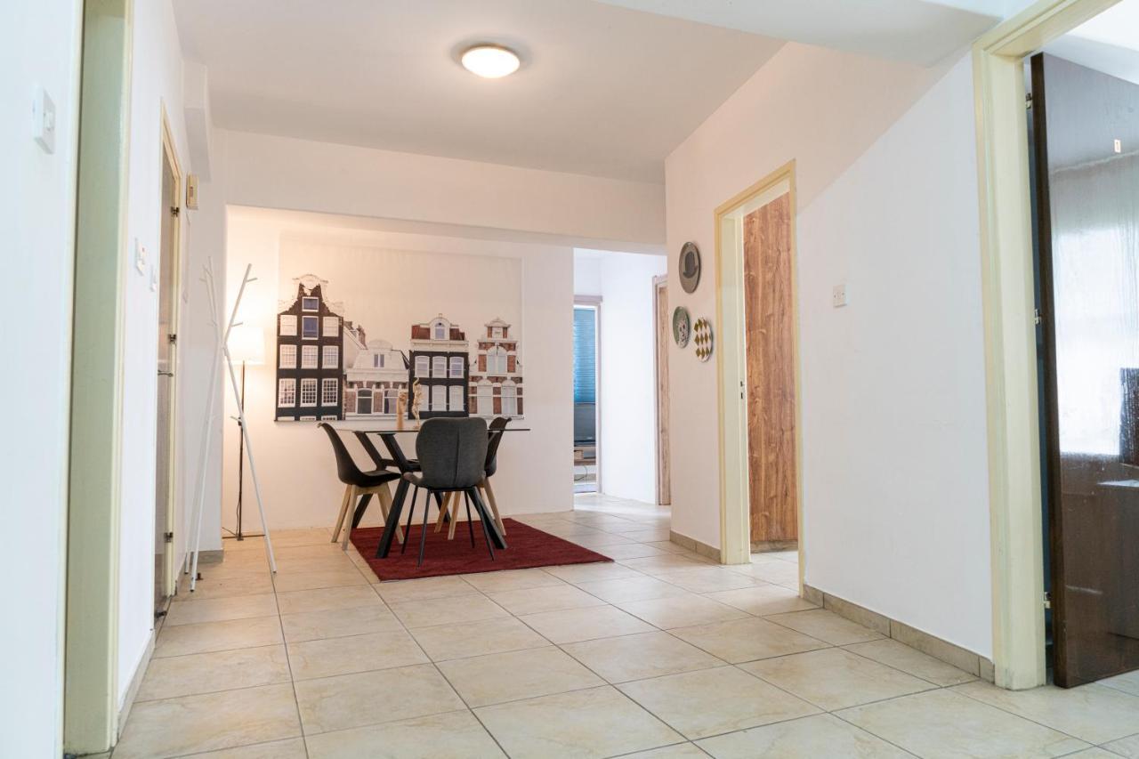 Private Room In Shared Flat Nicosia Exteriör bild