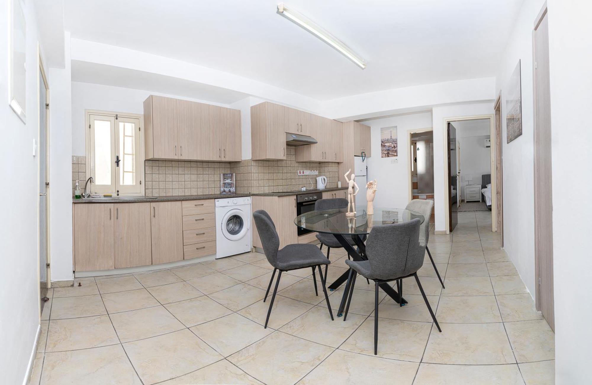 Private Room In Shared Flat Nicosia Exteriör bild