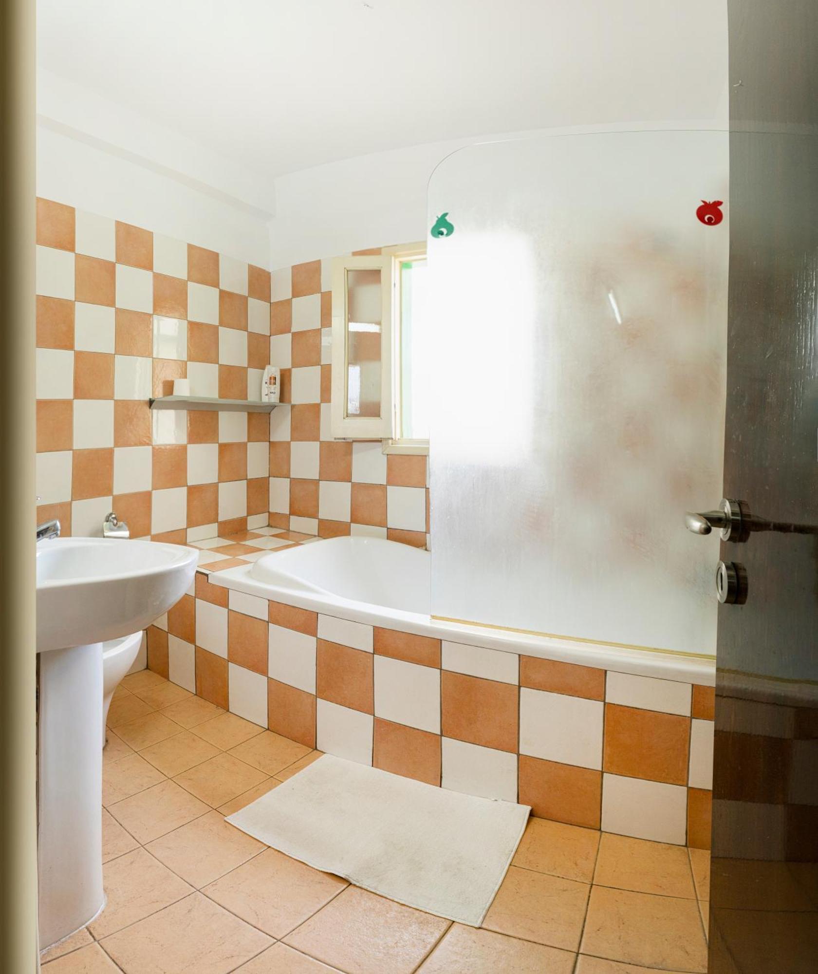 Private Room In Shared Flat Nicosia Exteriör bild